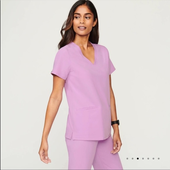 NWT FIGS CASMA THEEE POCKET SCRUB TOP  IN DUSK - Picture 3 of 8